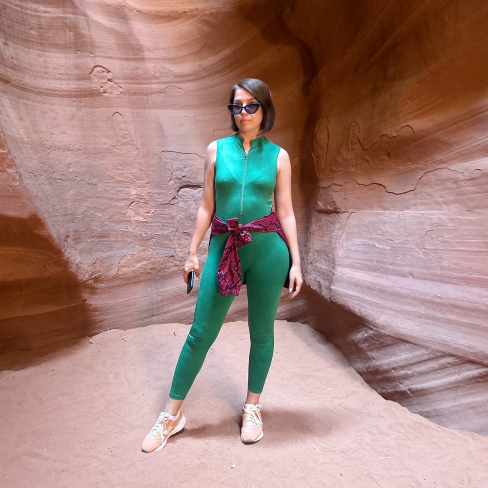 Gorgeous green ribbed bodysuit